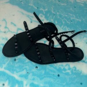 Black Steven Maddens sandles